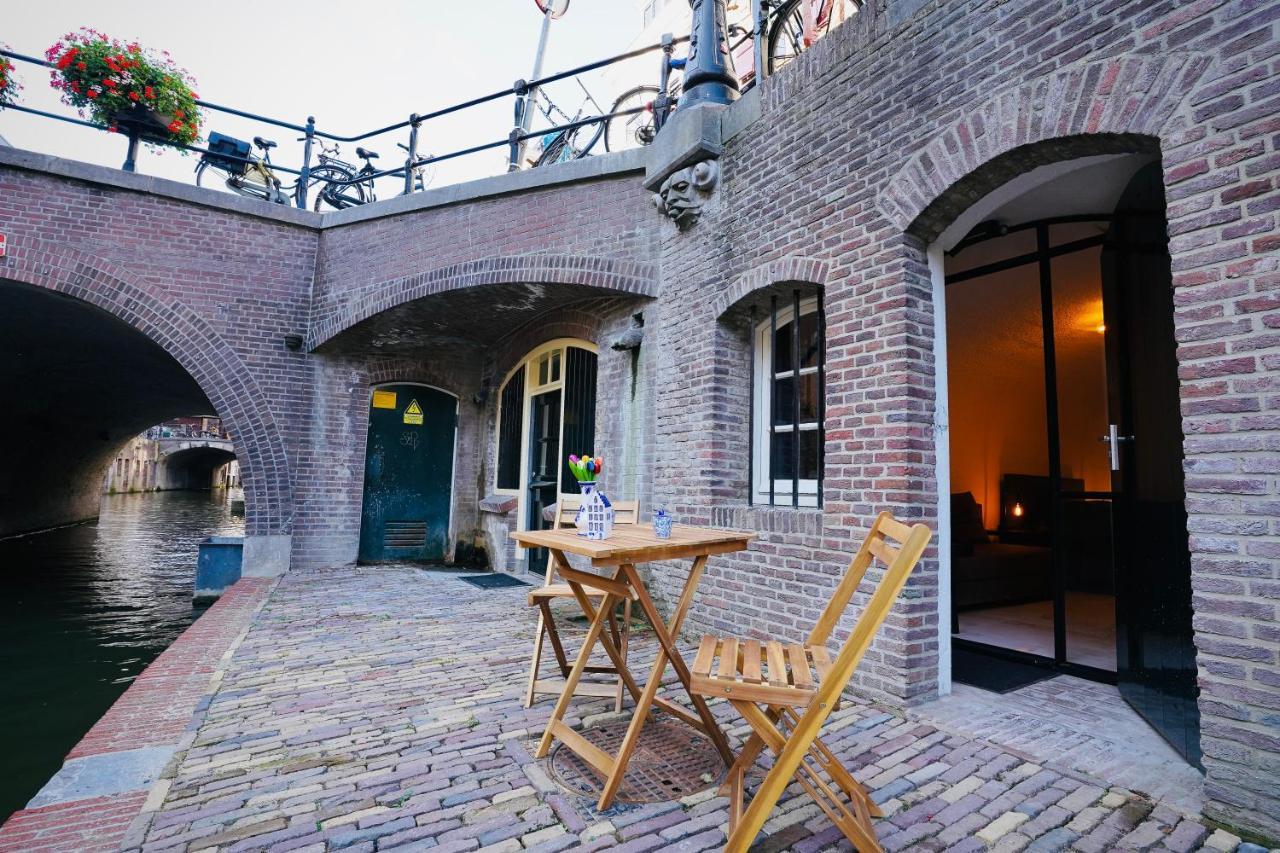 Bed and Breakfast Slapen Onder De Dom Utrecht Esterno foto